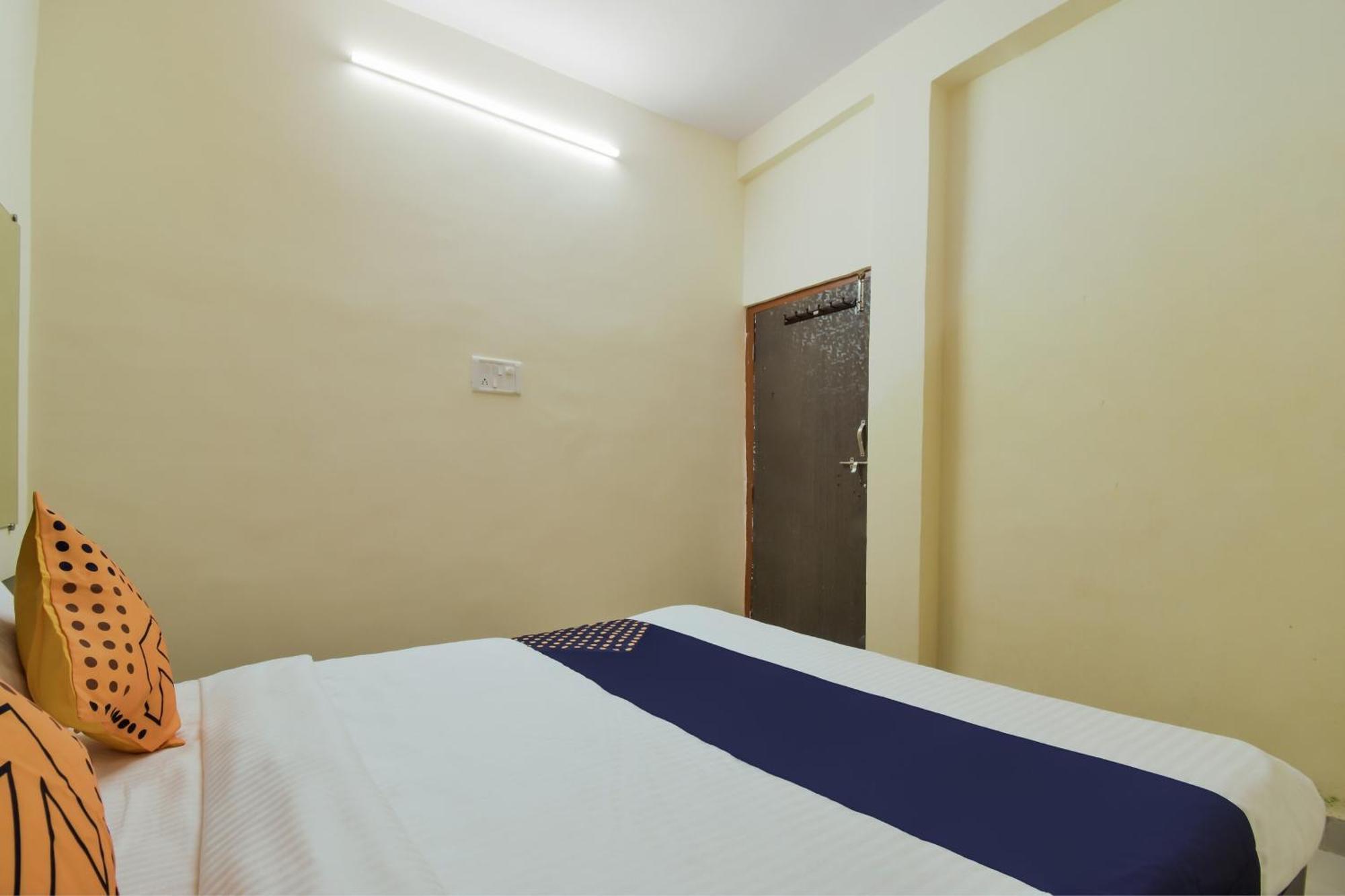 สปอต ออน 74801 คาร์นิวาล รีสอร์ต Hotel Raipur  ภายนอก รูปภาพ