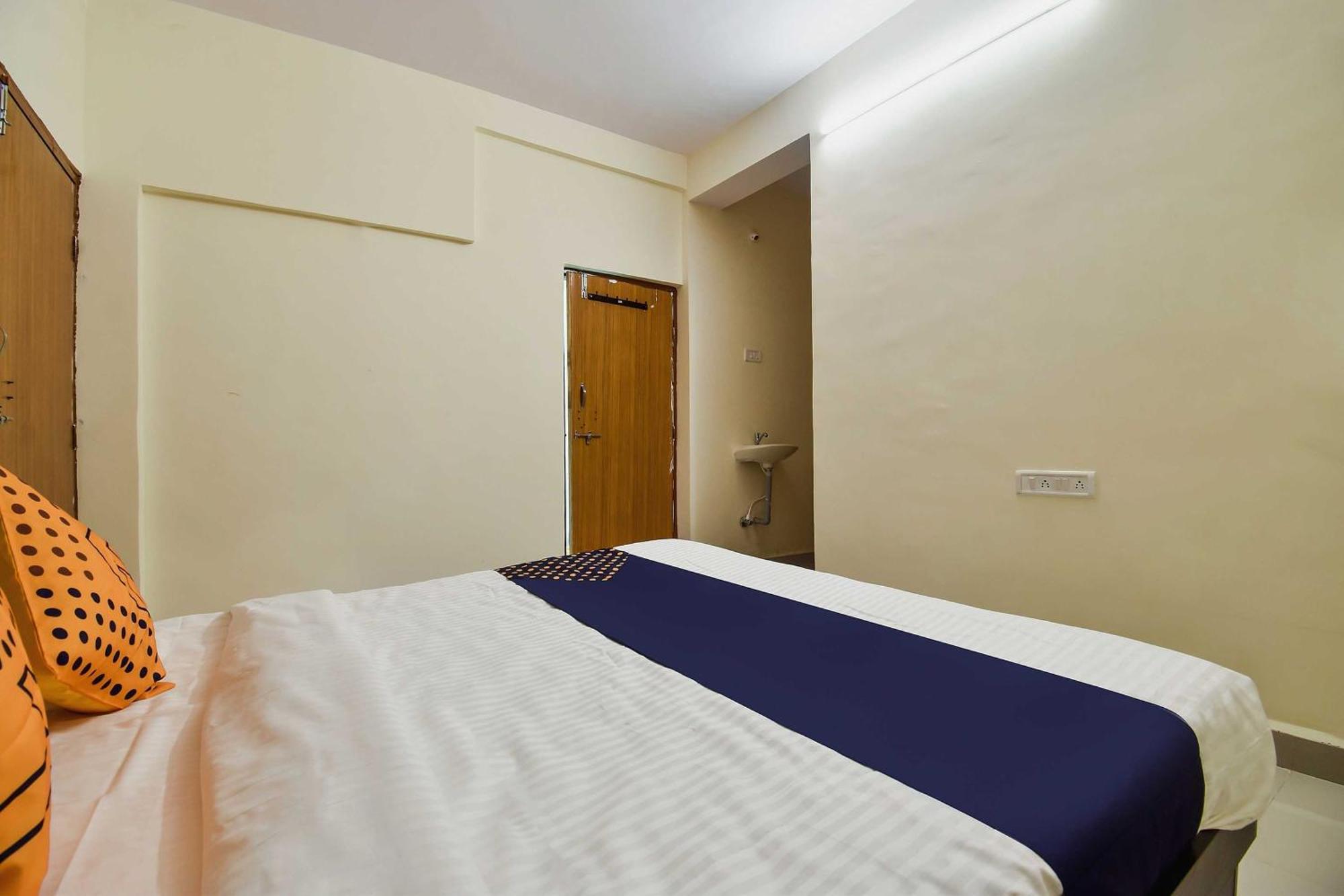 สปอต ออน 74801 คาร์นิวาล รีสอร์ต Hotel Raipur  ภายนอก รูปภาพ
