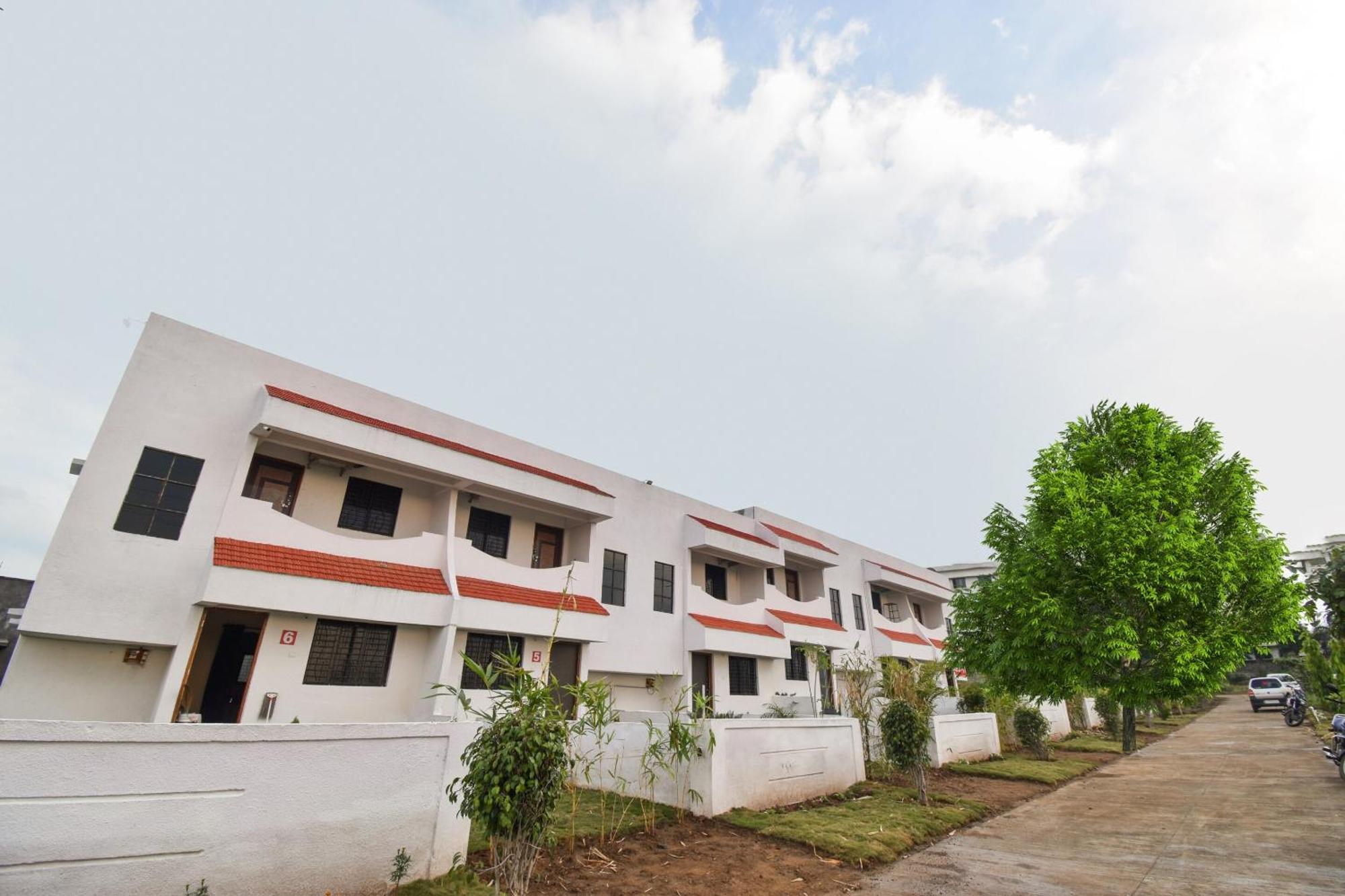 สปอต ออน 74801 คาร์นิวาล รีสอร์ต Hotel Raipur  ภายนอก รูปภาพ