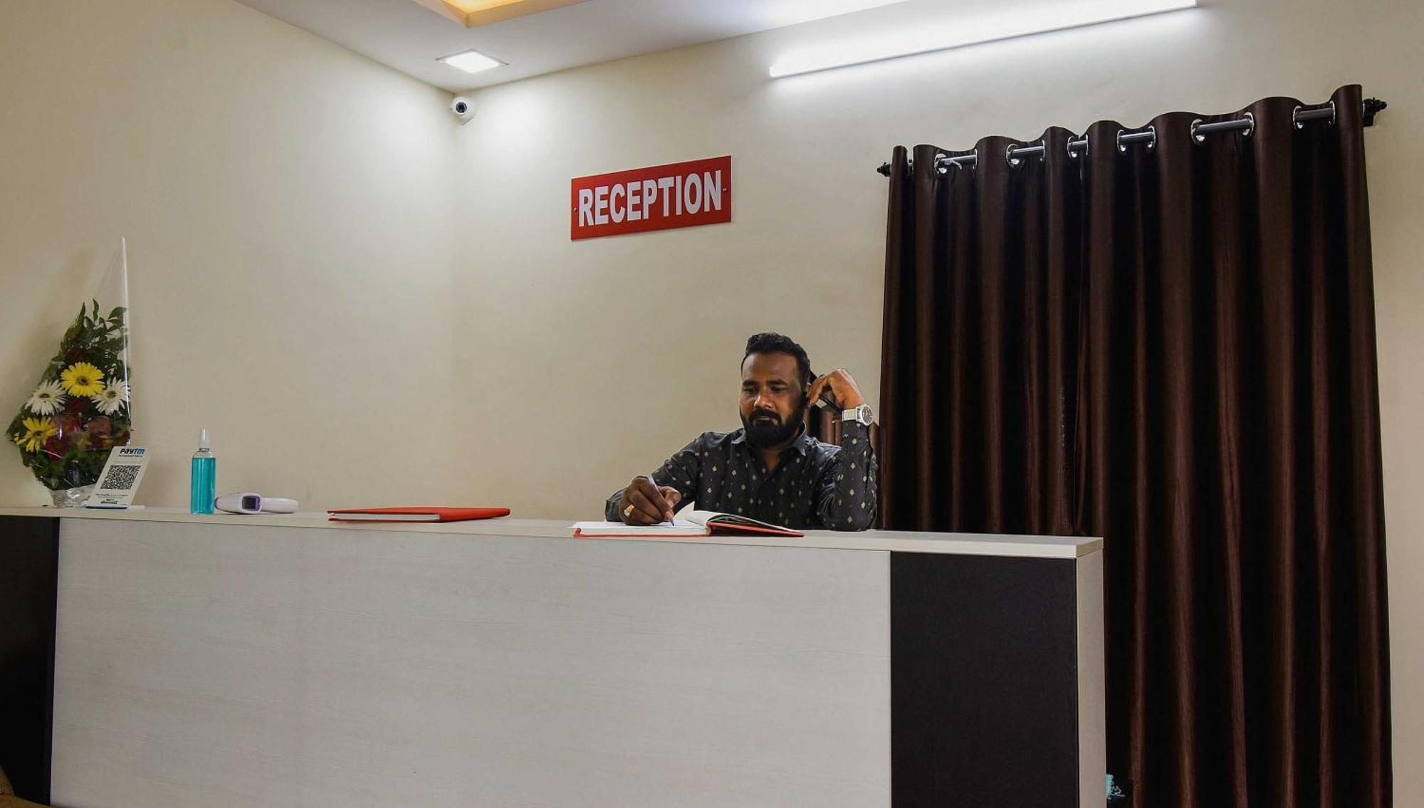 สปอต ออน 74801 คาร์นิวาล รีสอร์ต Hotel Raipur  ภายนอก รูปภาพ