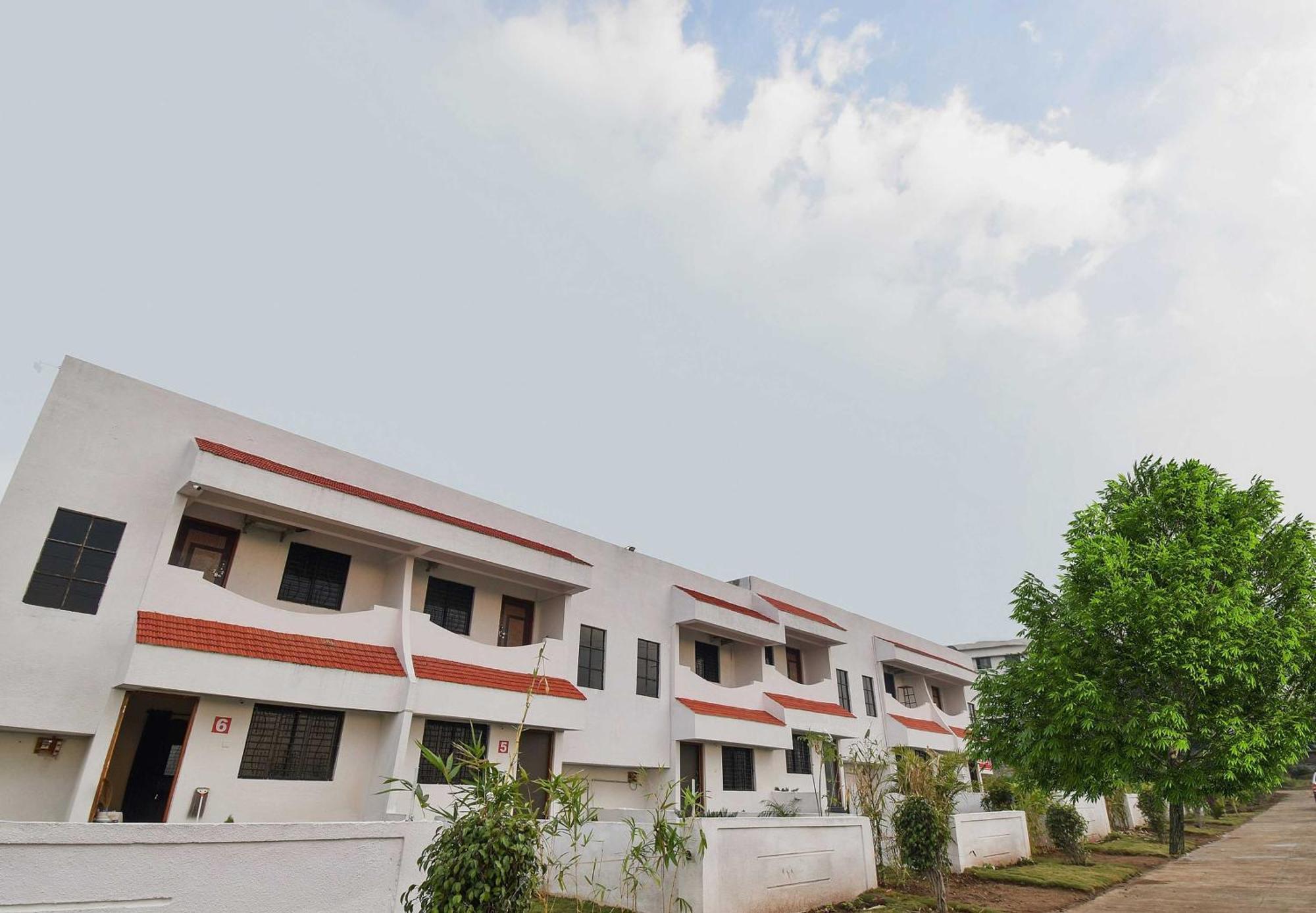 สปอต ออน 74801 คาร์นิวาล รีสอร์ต Hotel Raipur  ภายนอก รูปภาพ