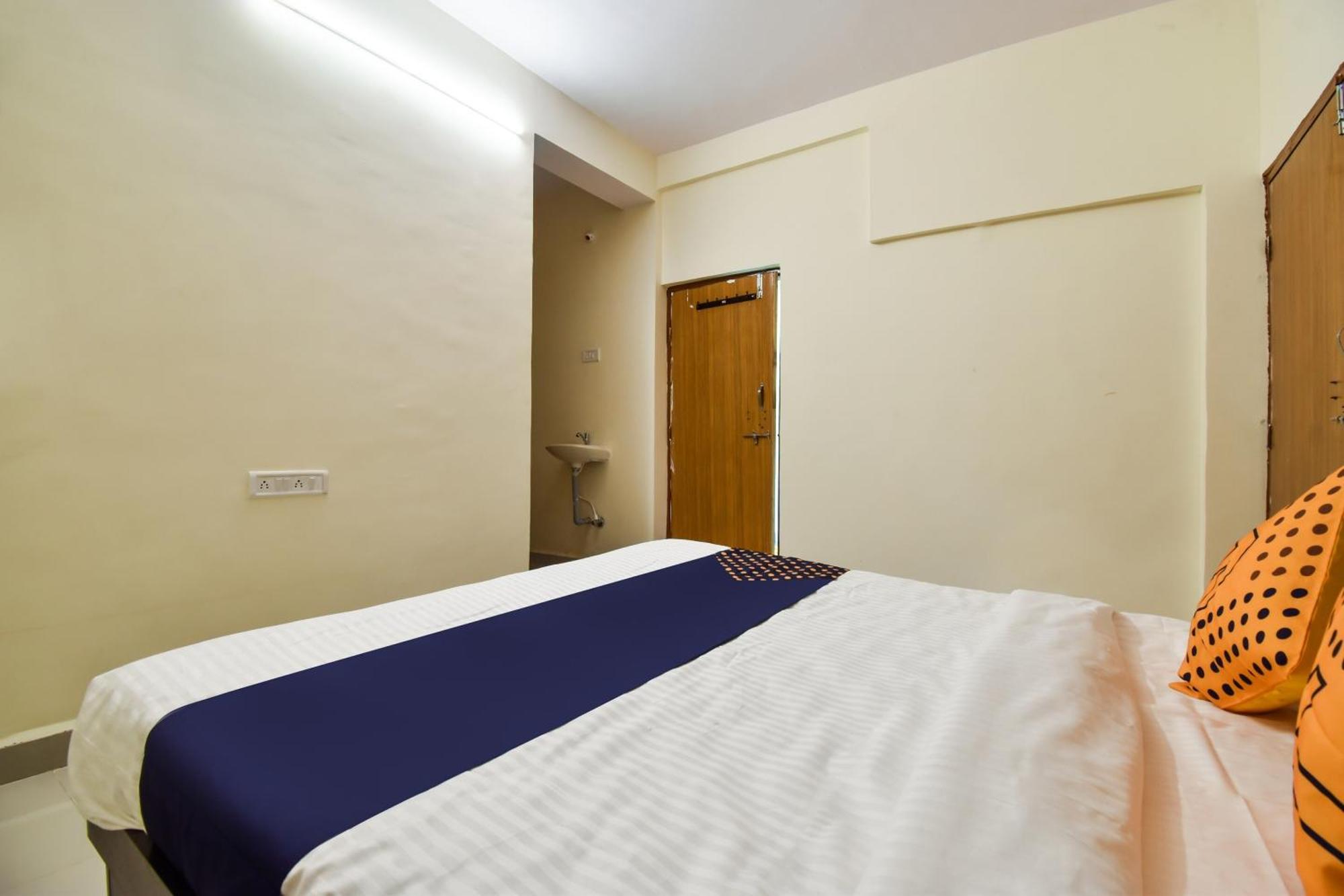 สปอต ออน 74801 คาร์นิวาล รีสอร์ต Hotel Raipur  ภายนอก รูปภาพ